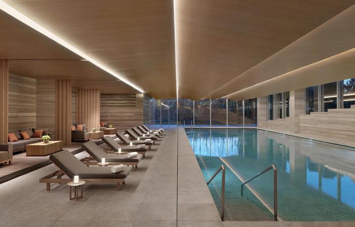 Imagen de la piscina del Hotel Hyatt Regency Beijing Wangjing. Foto 14