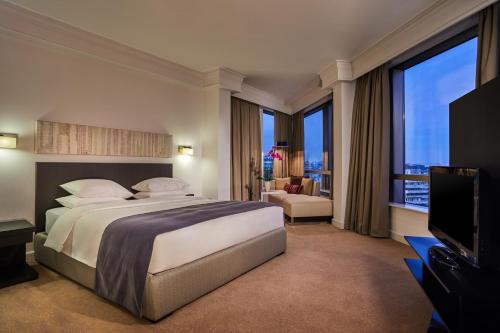 Imagen de la habitación del Hotel Hyatt Regency Belgrade. Foto 10