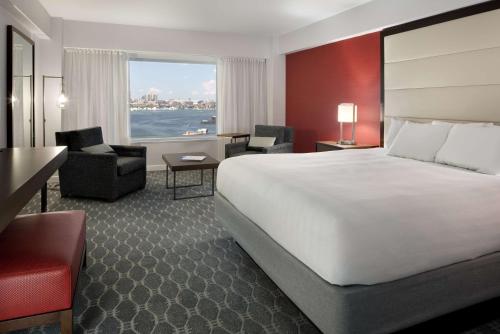 Imagen de la habitación del Hotel Hyatt Regency Boston Harbor. Foto 8