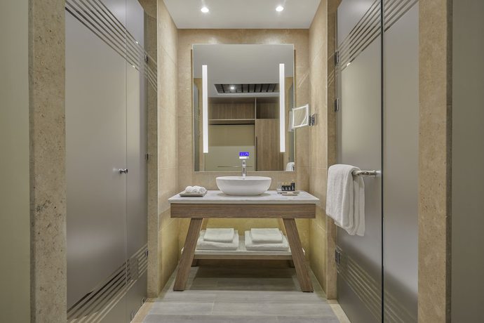 Imagen de la habitación del Hotel Hyatt Regency Cairo West. Foto 8