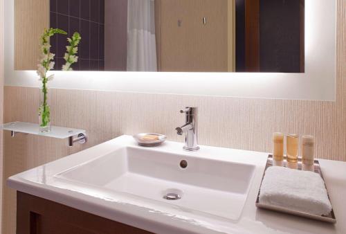 Imagen de la habitación del Hotel Hyatt Regency Chicago. Foto 8