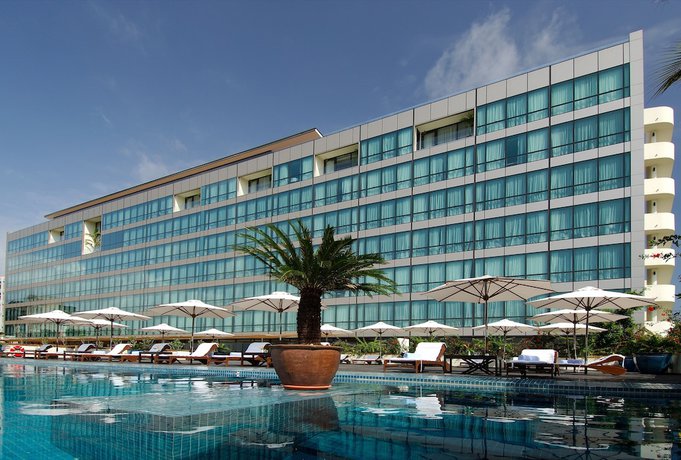 Imagen de la piscina del Hotel Hyatt Regency Dar Es Salaam, The Kilimanjaro. Foto 16