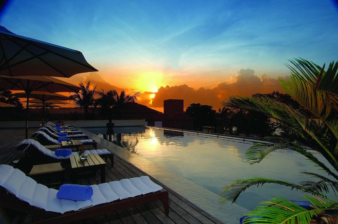 Imagen de la piscina del Hotel Hyatt Regency Dar Es Salaam, The Kilimanjaro. Foto 18