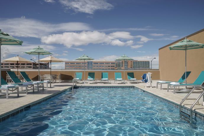 Imagen de la piscina del Hotel Hyatt Regency Denver Anschutz Medical Campus. Foto 19