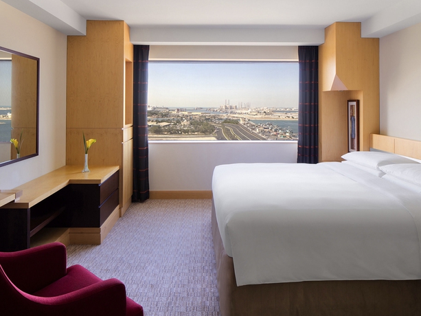 Imagen de la habitación del Hotel Hyatt Regency Dubai. Foto 2