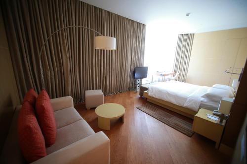 Imagen de la habitación del Hotel Hyatt Regency Dushanbe. Foto 9