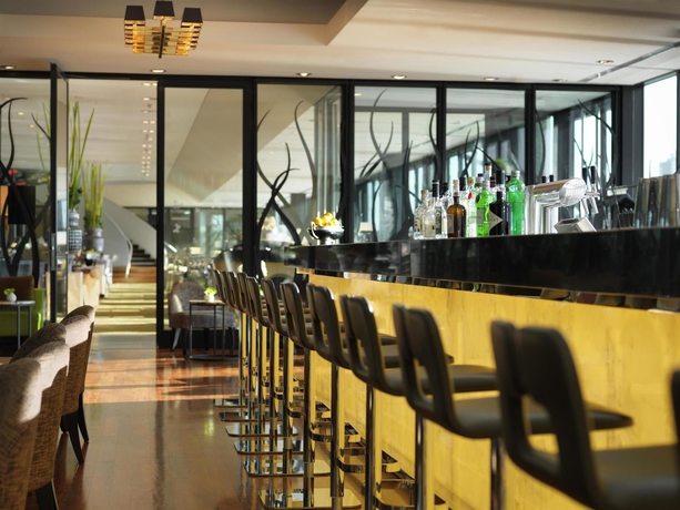 Imagen del bar/restaurante del Hotel Hyatt Regency Düsseldorf. Foto 6