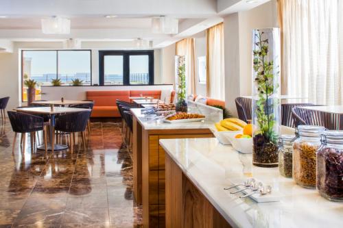 Imagen de la habitación del Hotel Hyatt Regency Grand Cypress. Foto 4