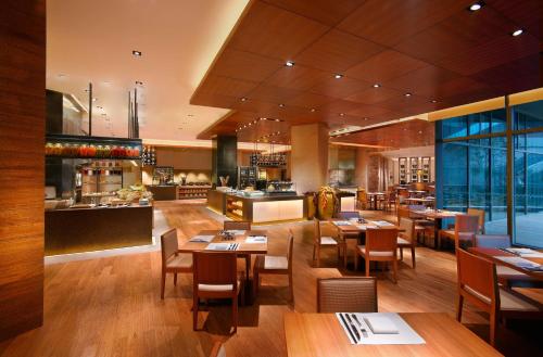 Imagen del bar/restaurante del Hotel Hyatt Regency Guiyang. Foto 8