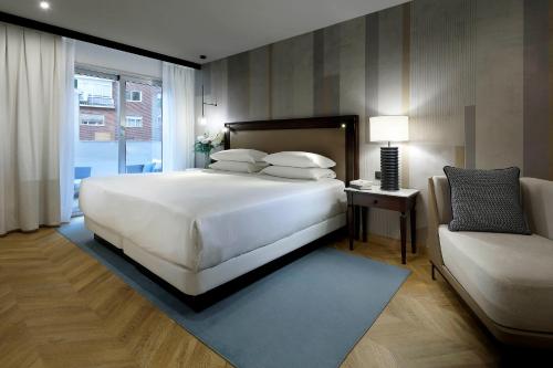 Imagen de la habitación del Hotel Hyatt Regency Hesperia Madrid. Foto 10