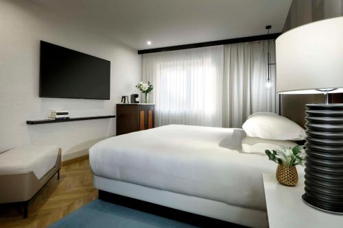 Imagen de la habitación del Hotel Hyatt Regency Hesperia Madrid. Foto 16