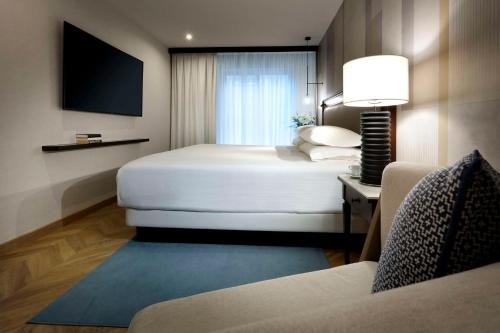 Imagen de la habitación del Hotel Hyatt Regency Hesperia Madrid. Foto 17