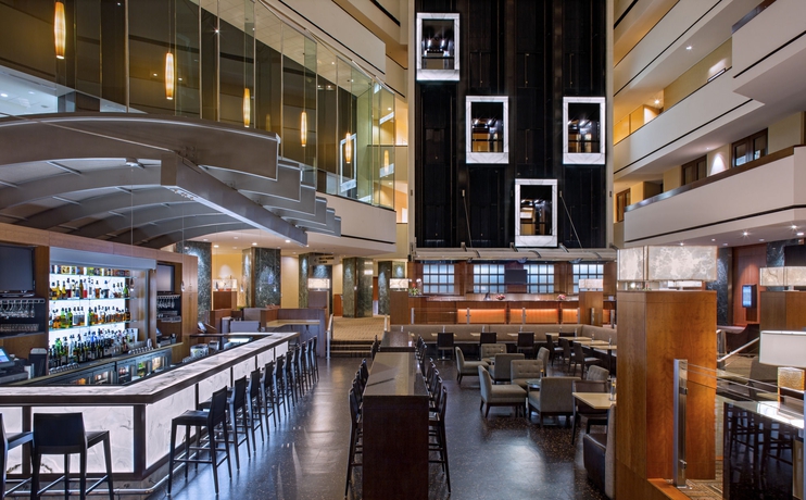 Imagen del bar/restaurante del Hotel Hyatt Regency Houston. Foto 1