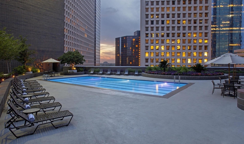 Imagen de la piscina del Hotel Hyatt Regency Houston. Foto 16