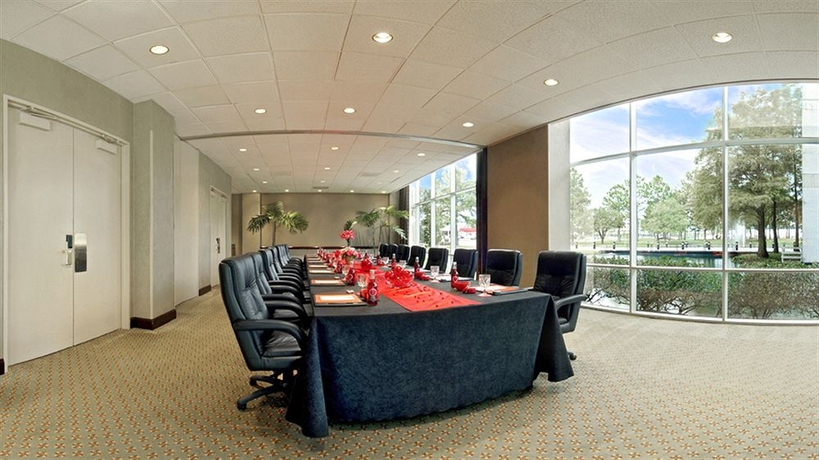 Imagen de los interiores del Hotel Hyatt Regency Houston West. Foto 12