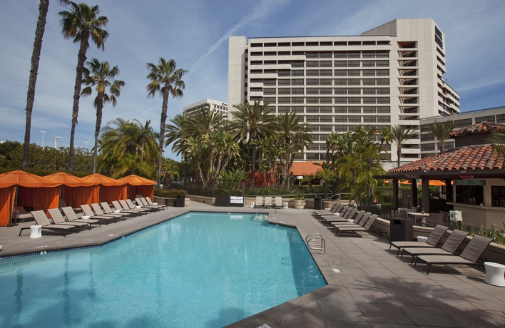 Imagen de la piscina del Hotel Hyatt Regency Irvine. Foto 14