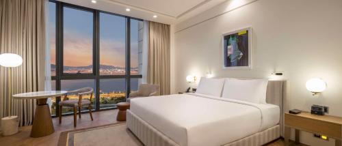 Imagen de la habitación del Hotel Hyatt Regency Izmir IstinyePark. Foto 17