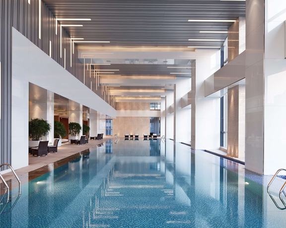 Imagen de la piscina del Hotel Hyatt Regency Jinan. Foto 20