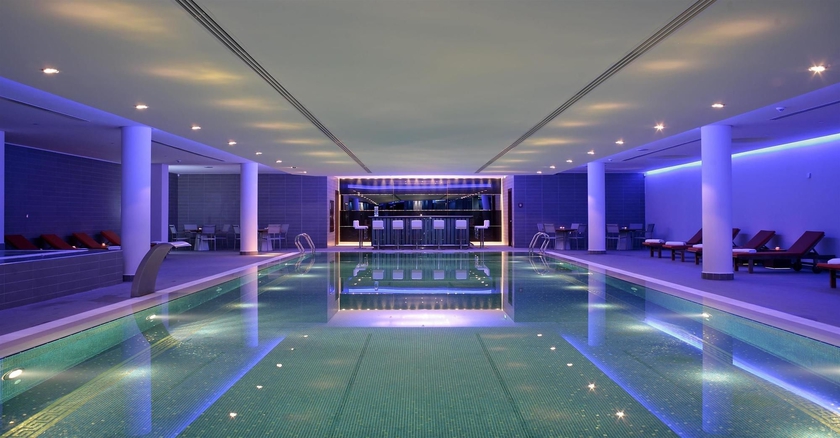 Imagen de la piscina del Hotel Hyatt Regency Kyiv. Foto 15