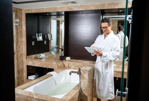 Imagen de la habitación del Hotel Hyatt Regency Kyiv. Foto 15