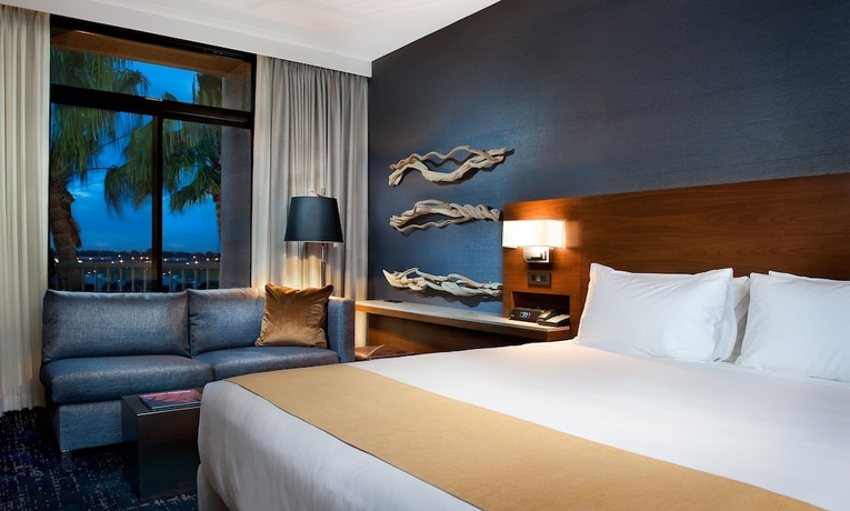 Imagen de la habitación del Hotel Hyatt Regency Newport Beach West. Foto 14