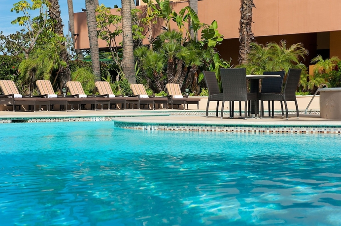 Imagen de la piscina del Hotel Hyatt Regency Newport Beach West. Foto 19