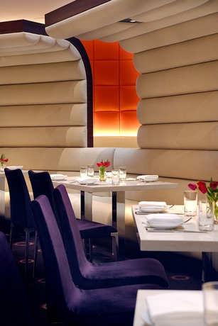 Imagen del bar/restaurante del Hotel Hyatt Regency O'hare Chicago. Foto 2