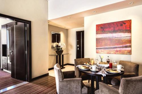 Imagen de la habitación del Hotel Hyatt Regency Oryx Doha. Foto 9