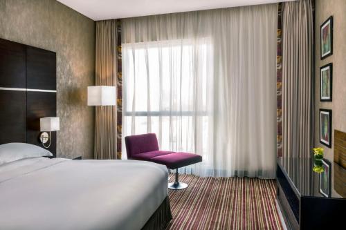 Imagen de la habitación del Hotel Hyatt Regency Oryx Doha. Foto 17