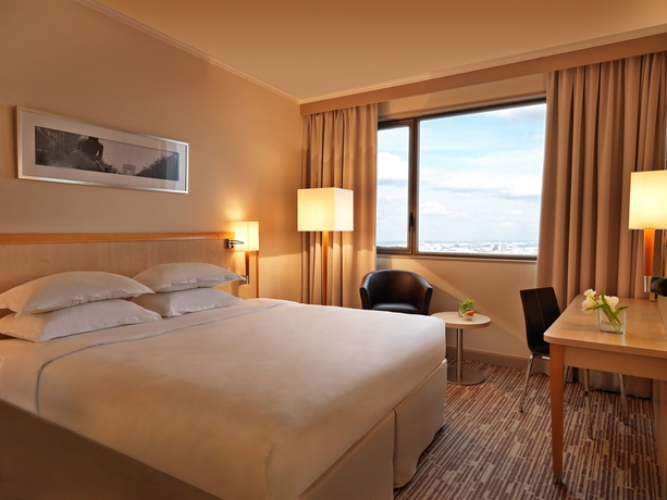 Imagen de la habitación del Hotel Hyatt Regency Paris Etoile. Foto 7