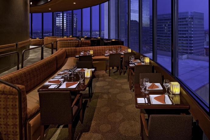 Imagen del bar/restaurante del Hotel Hyatt Regency Phoenix. Foto 2