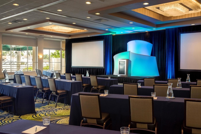 Imagen de los interiores del Hotel Hyatt Regency Pier Sixty-Six. Foto 7