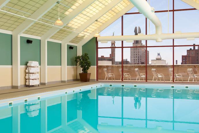 Imagen de la piscina del Hotel Hyatt Regency Rochester. Foto 19