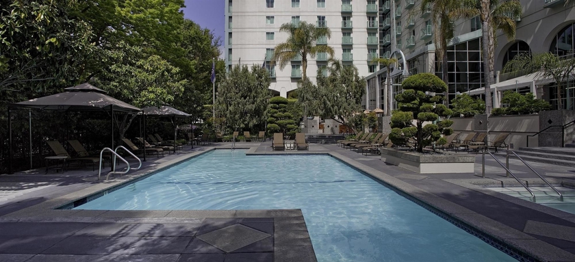 Imagen de la piscina del Hotel Hyatt Regency Sacramento. Foto 15