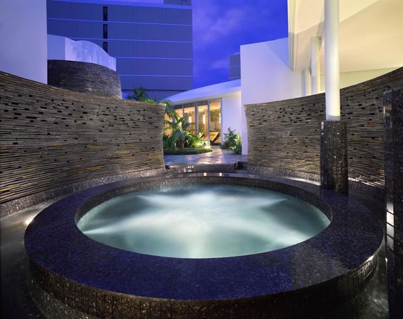 Imagen de la piscina del Hotel Hyatt Regency Saipan. Foto 16