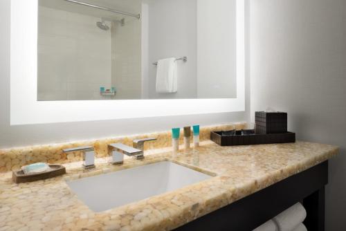 Imagen de la habitación del Hotel Hyatt Regency Schaumburg Chicago. Foto 14