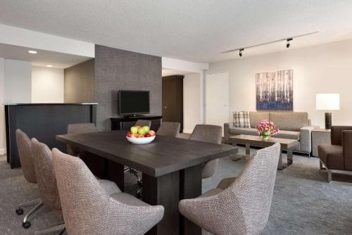 Imagen de la habitación del Hotel Hyatt Regency Schaumburg Chicago. Foto 18