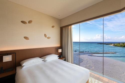 Imagen de la habitación del Hotel Hyatt Regency Seragaki Island Okinawa. Foto 10