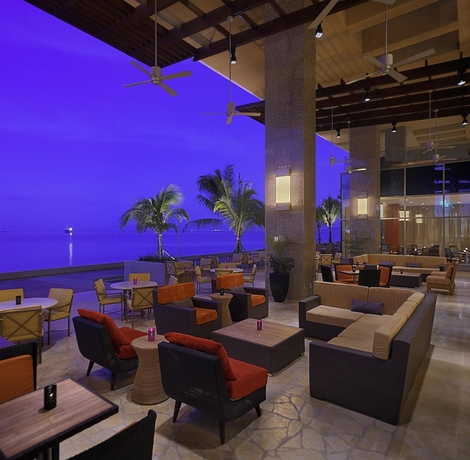 Imagen del bar/restaurante del Hotel Hyatt Regency Trinidad. Foto 2