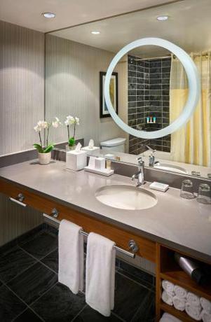 Imagen de la habitación del Hotel Hyatt Regency Vancouver. Foto 7
