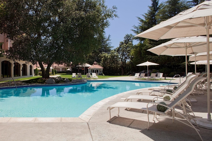 Imagen de la piscina del Hotel Hyatt Regency Westlake. Foto 9