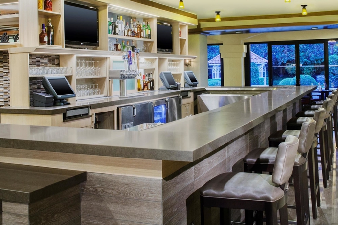 Imagen del bar/restaurante del Hotel Hyatt Regency Westlake. Foto 4