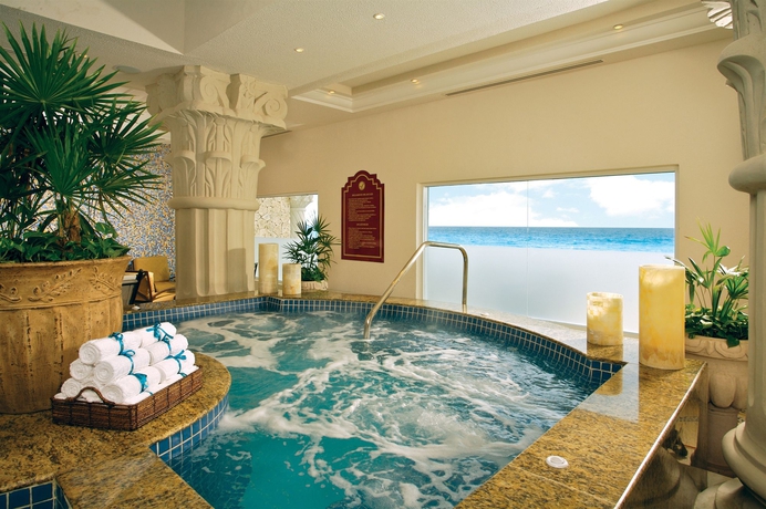 Imagen de la piscina del Hotel Hyatt Zilara Cancun - All Inclusive. Foto 14