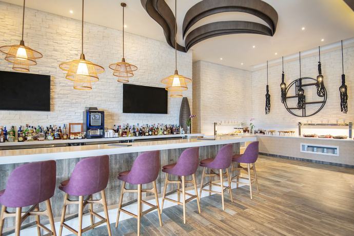 Imagen del bar/restaurante del Hotel Hyatt Ziva Cap Cana. Foto 2