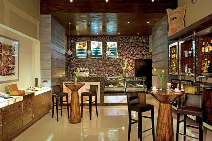 Imagen general del Hotel Hyatt Ziva Riviera Cancun - All Inclusive. Foto 9