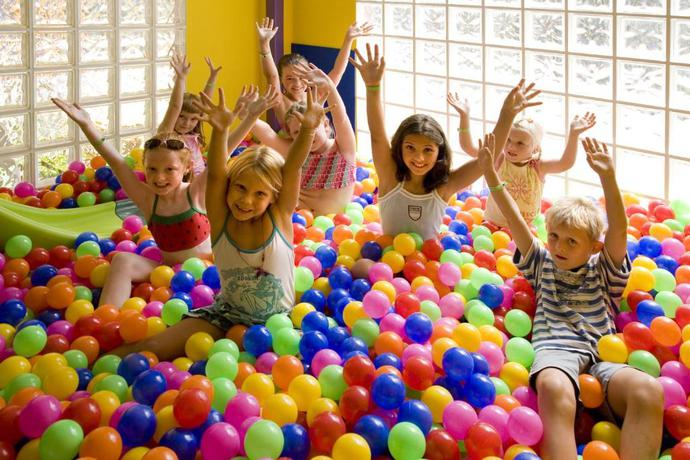 Imagen de los interiores del Hotel Hyb Eurocalas Water Park. Foto 9