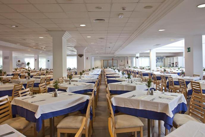 Imagen del bar/restaurante del Hotel Hyb Eurocalas Water Park. Foto 5