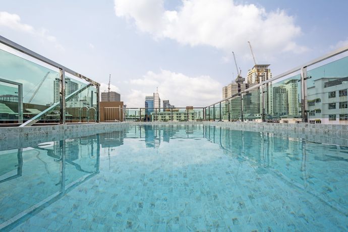 Imagen de la piscina del Hotel Hyde Park Bangkok. Foto 20