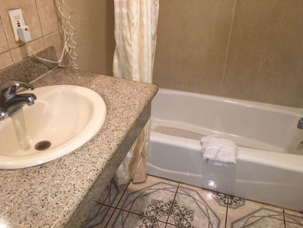 Imagen de la habitación del Hotel Hyde Park, Los &Aacute;ngeles. Foto 4