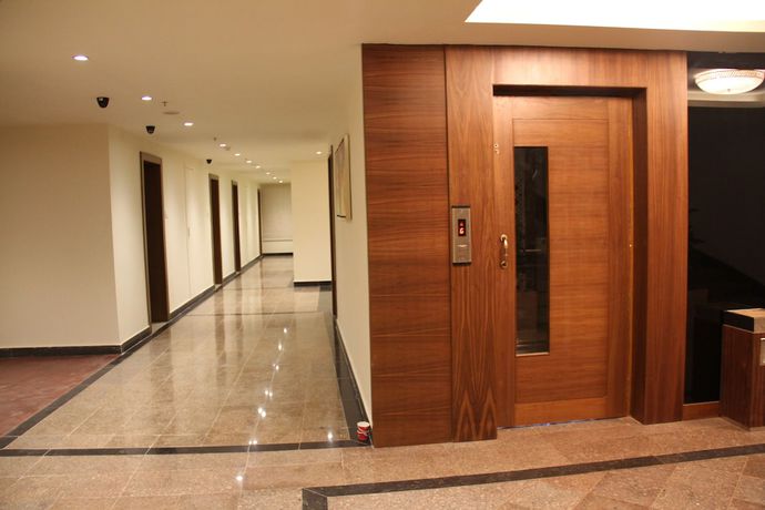 Imagen de los interiores del Hotel Hyderabad Grand. Foto 18